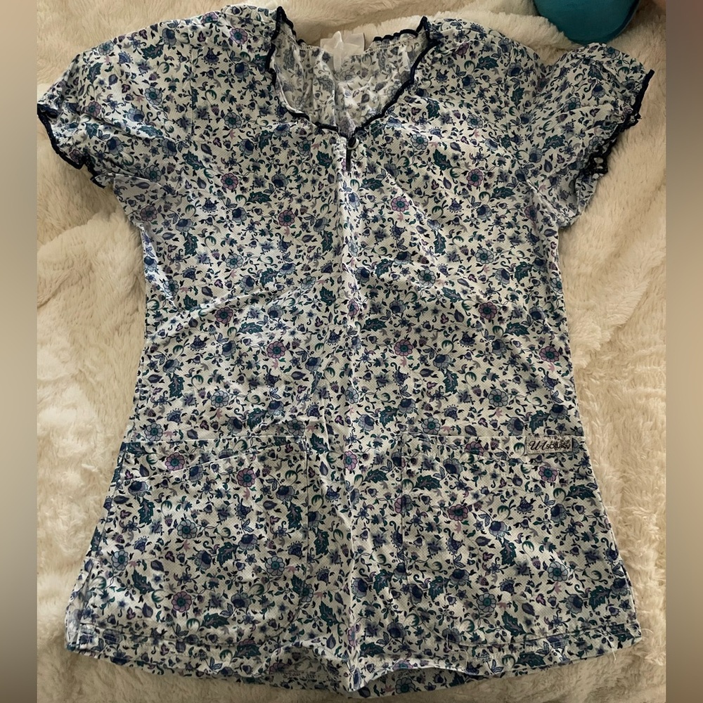 UA Scrub Top Size XS